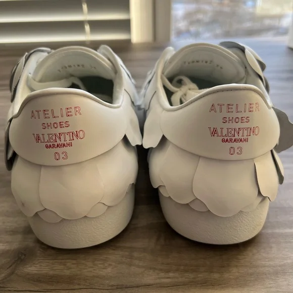 Valentino Garavani White Floral Appliqué Slip-On Sneakers - Picture 5 of 10